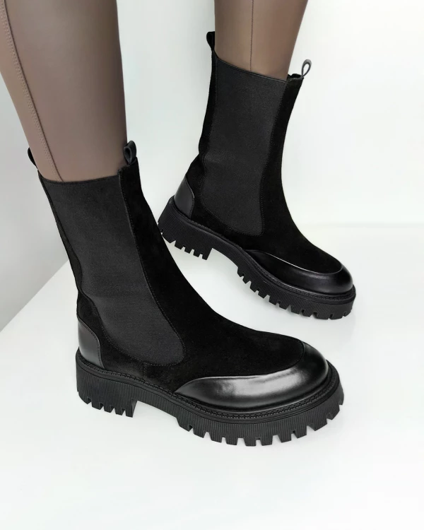 Czarne sztyblety damskie zamszowe