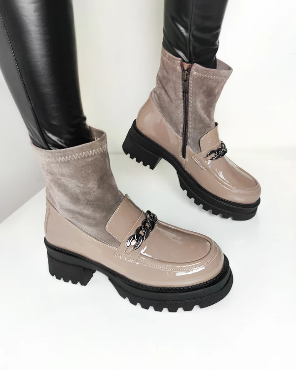 Beżowe botki lakierowane ze skarpetą 2