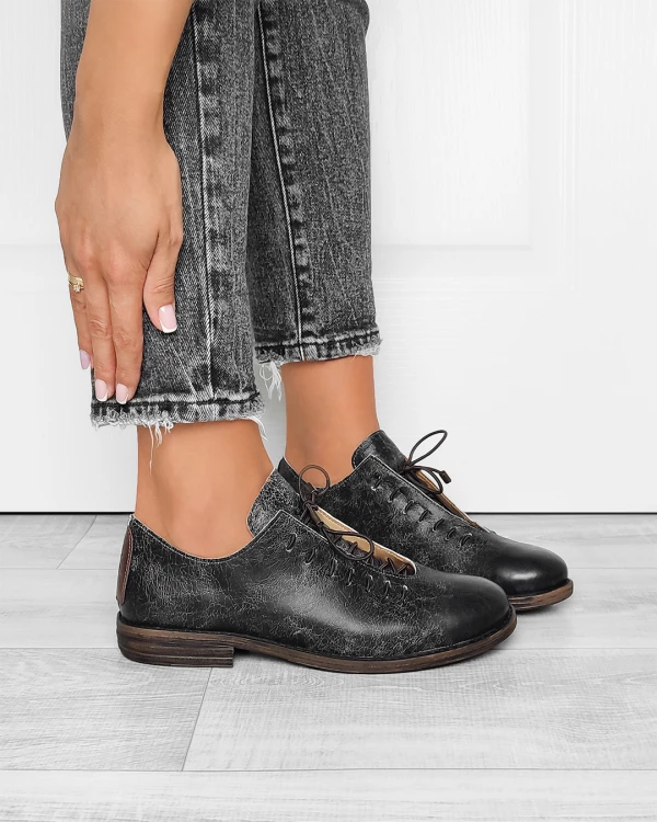 Grafitowe półbuty damskie sznurowane ze skóry naturalnej