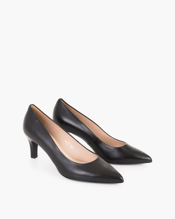 Czarne czółenka damskie skórzane na grubej szpilce 2