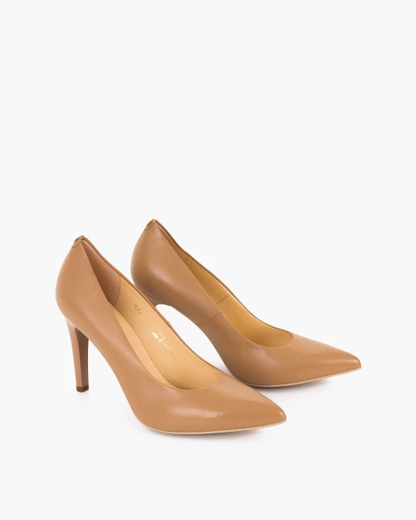 Beżowe czółenka damskie skórzane na szpilce 2