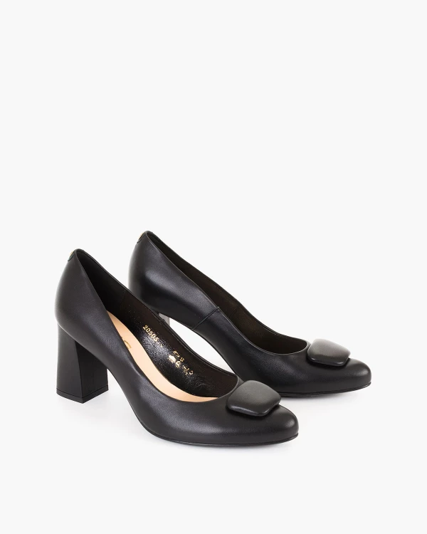 Czarne czółenka damskie ze skóry naturalnej na słupku 2