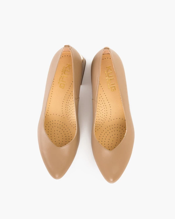 Beżowe czółenka damskie ze skóry licowej na klocku 3