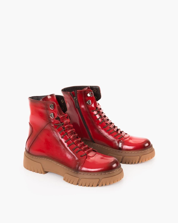 Czerwone trzewiki damskie ze skóry lakierowanej 2