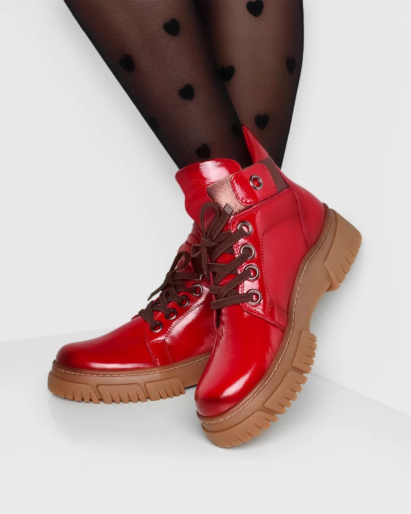 Czerwone trzewiki damskie lakierowane