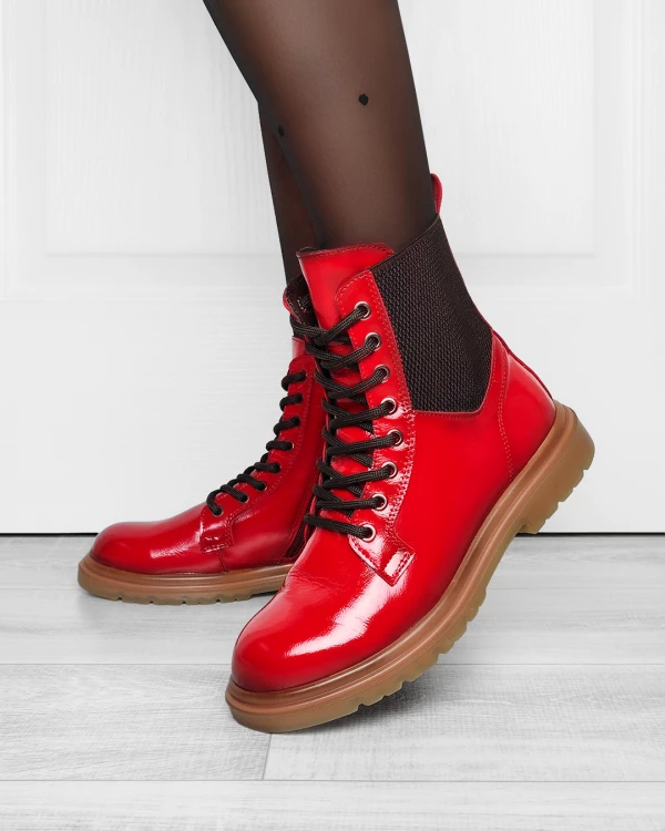Czerwone trzewiki damskie ze skóry lakierowanej