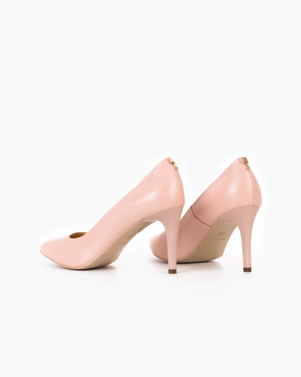 Pudrowe czółenka damskie ze skóry licowej 4