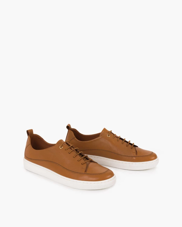 Brązowe trampki damskie ze skóry licowej na płaskim obcasie 2