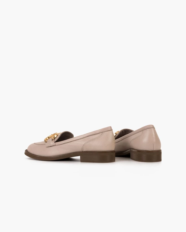 Szare mokasyny damskie skórzane z łańcuchem na niskim obcasie 4