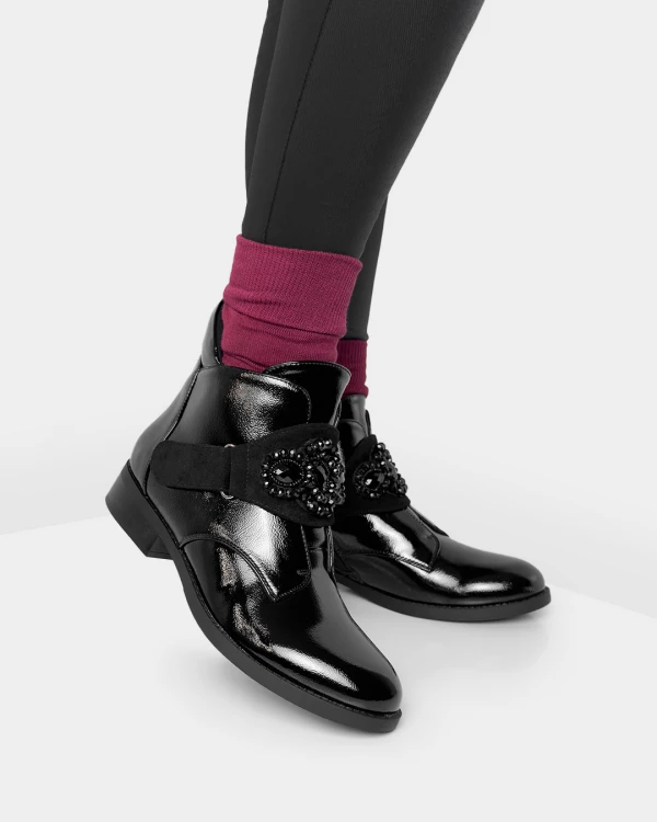 Czarne botki ze skóry ekologicznej z koralikami