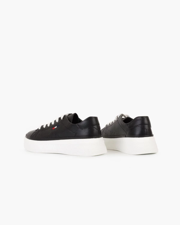 Czarne trampki damskie ze skóry licowej na platformie 4