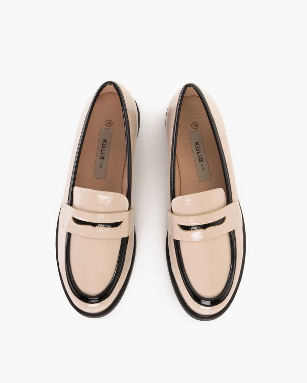 Beżowe mokasyny damskie ze skóry ekologicznej na niskim obcasie 3