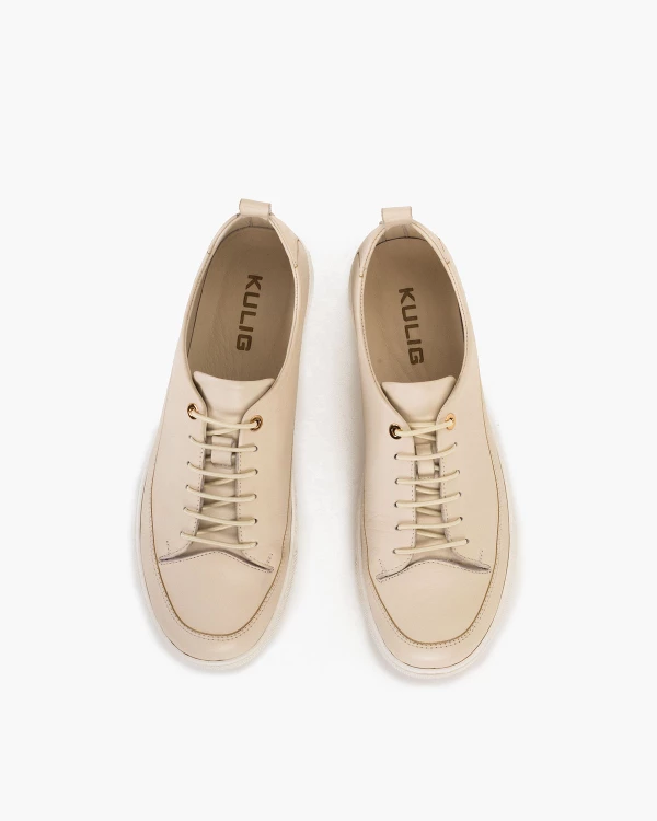 Beżowe półbuty damskie skórzane na płaskim obcasie 3