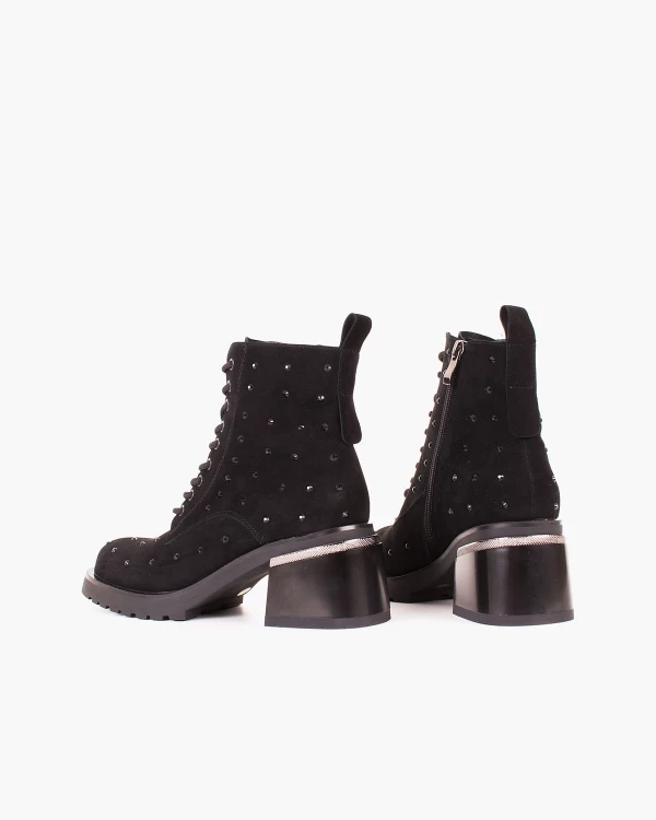 Czarne trzewiki damskie zamszowe z ćwiekami na słupku 4