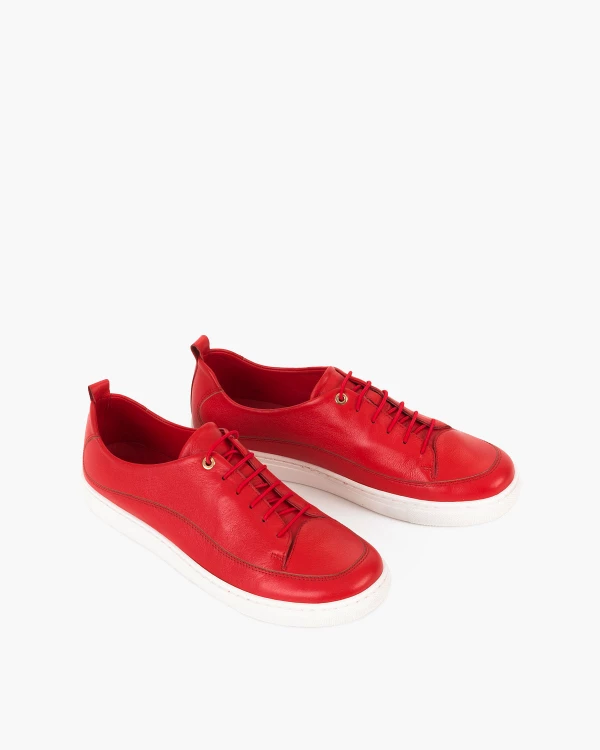 Czerwone trampki damskie skórzane na płaskim obcasie