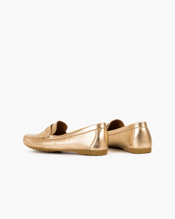 Złote mokasyny damskie ze skóry licowej na małym obcasie 4