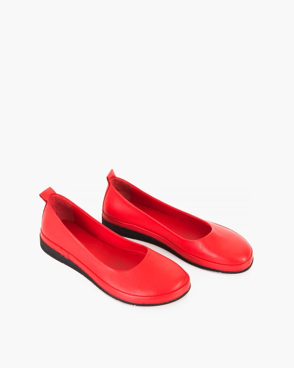 Czerwone półbuty damskie skórzane na koturnie