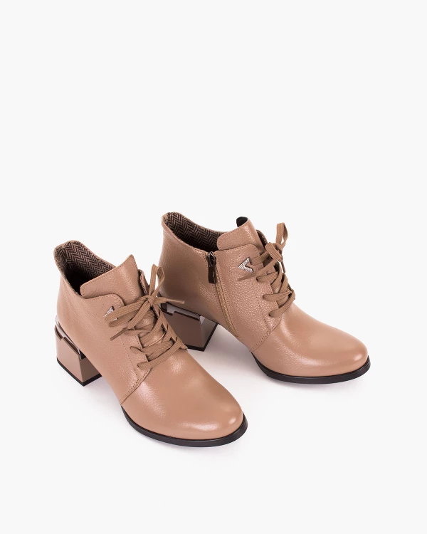 Beżowe trzewiki damskie skórzane na klocku