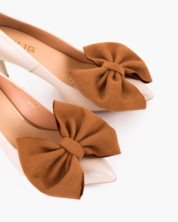 Brązowe kokardy do butów