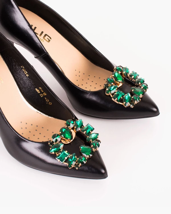 Zielone klipsy do butów z kamieniami