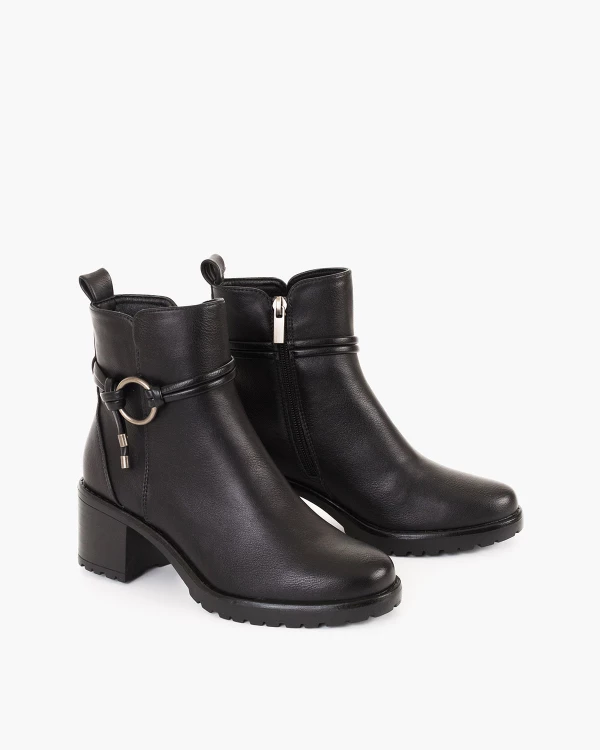 Czarne botki ze skóry ekologicznej na słupku 2