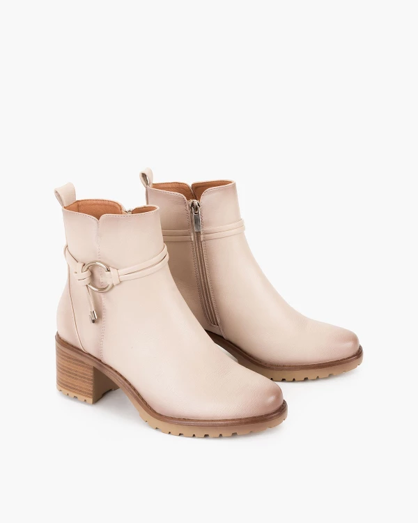 Beżowe botki damskie ze skóry ekologicznej na słupku 2