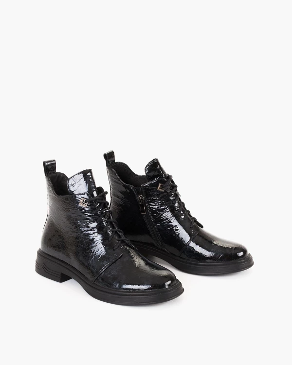 Grafitowe trzewiki damskie lakierowane na obcasie 2