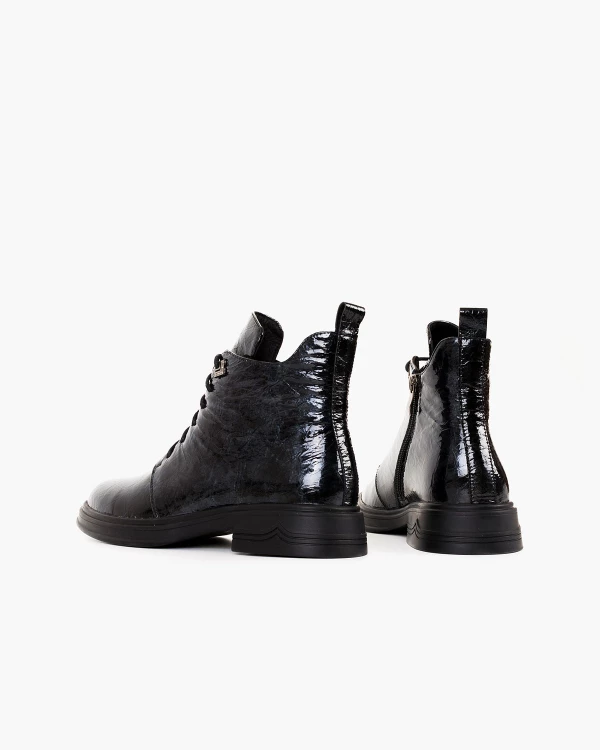 Grafitowe trzewiki damskie lakierowane na obcasie 4