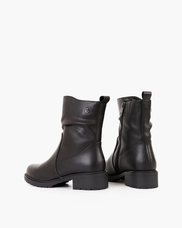 Czarne botki damskie z naturalnej skóry licowej 4