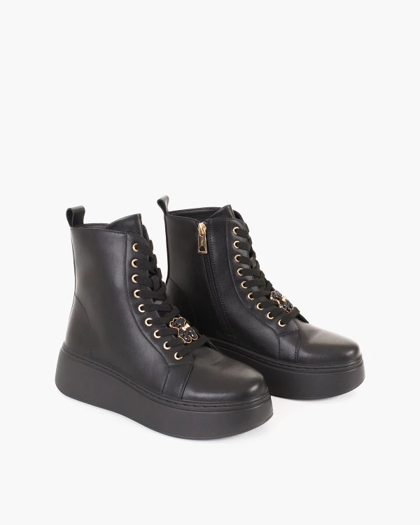 Czarne trzewiki damskie ze skóry licowej na platformie 2