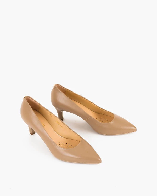 Beżowe czółenka damskie ze skóry naturalnej na szpilce