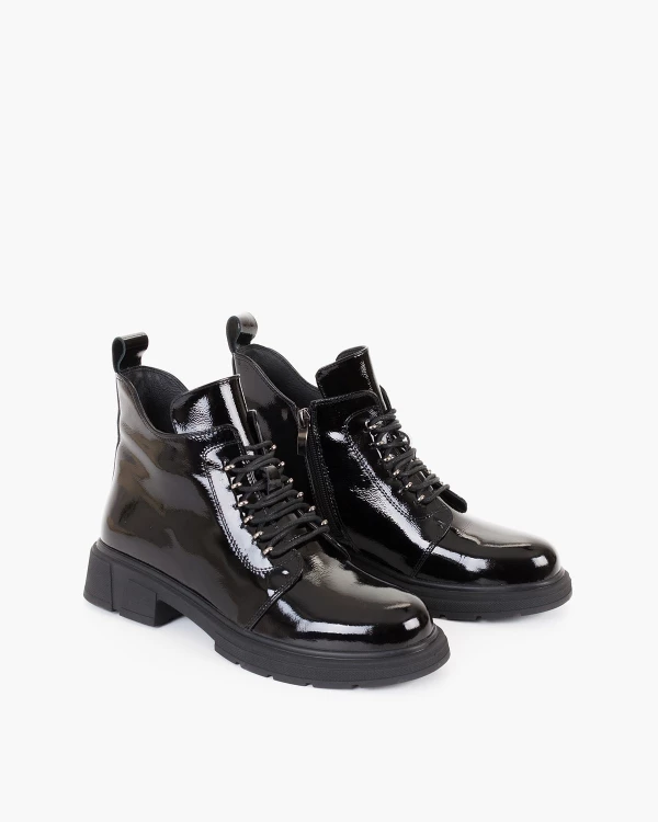 Czarne trzewiki damskie z naturalnej skóry lakierowanej 2