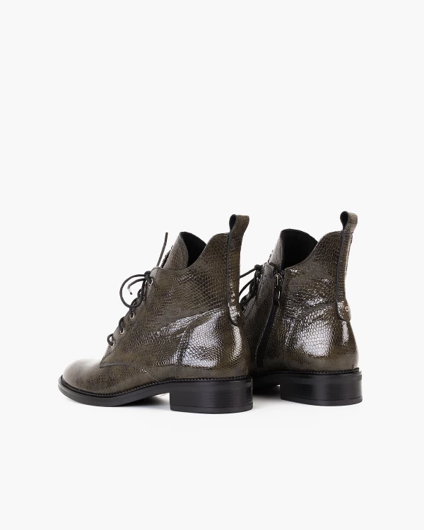 Oliwkowe trzewiki damskie ze skóry lakierowanej 4