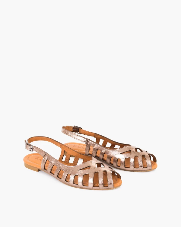 Złote sandały damskie ze skóry licowej z wycięciami 2