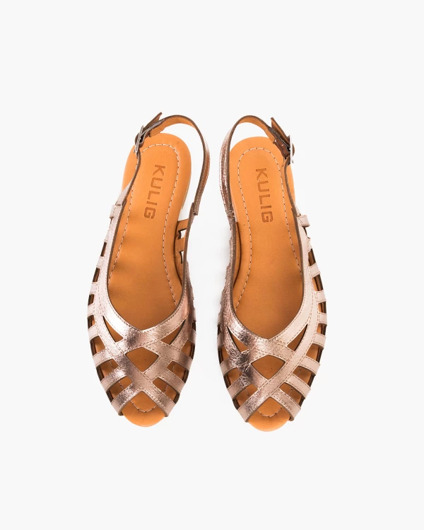 Złote sandały damskie ze skóry licowej z wycięciami 3