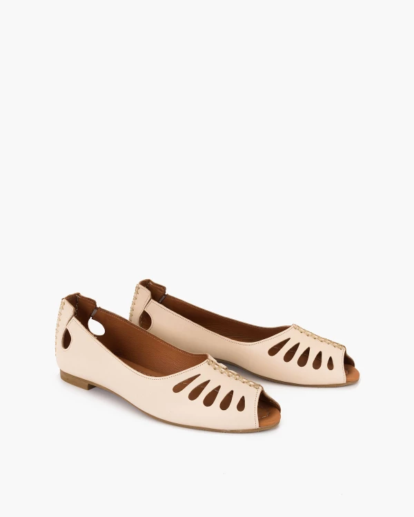 Jasnobeżowe baleriny damskie skórzane na niskim obcasie peep toe 2