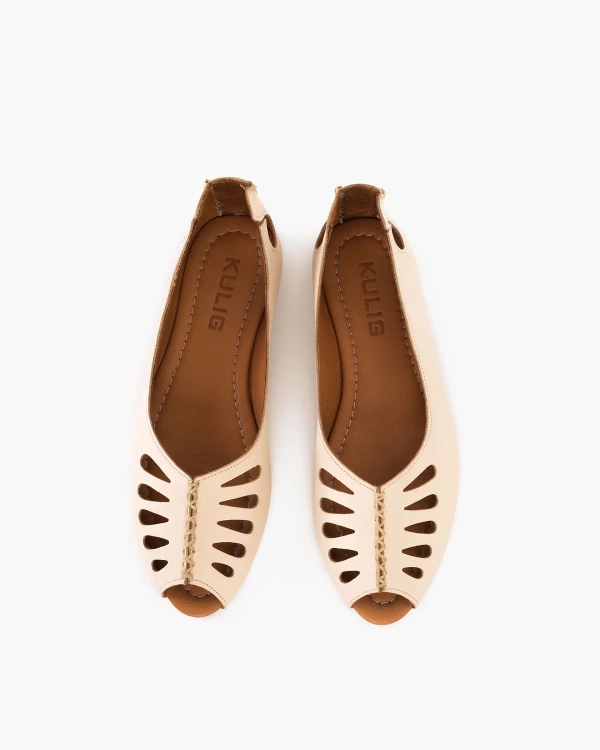 Jasnobeżowe baleriny damskie skórzane na niskim obcasie peep toe 3