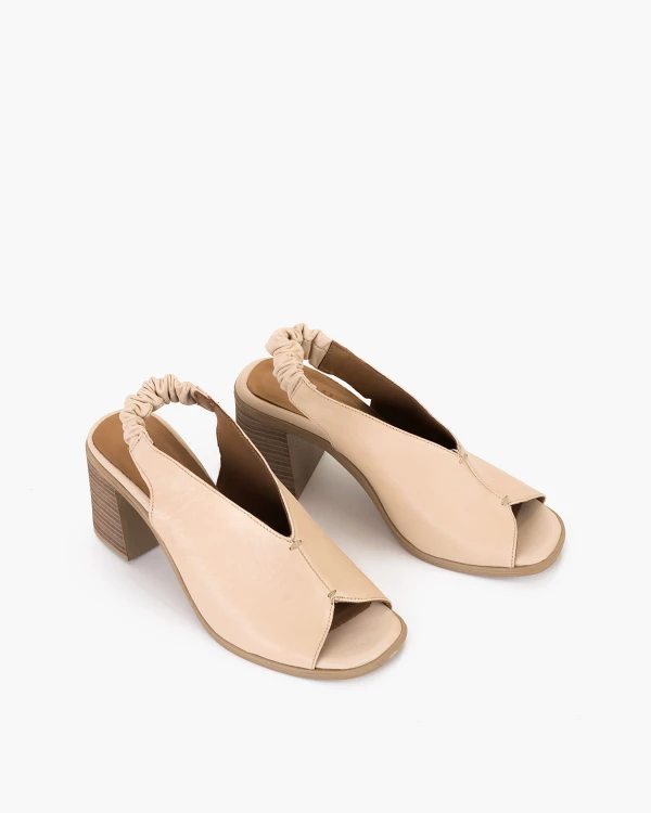 Beżowe sandały damskie ze skóry licowej na słupku