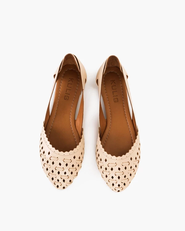 Jasnobeżowe baleriny ażurowe skórzane na niskim obcasie 3