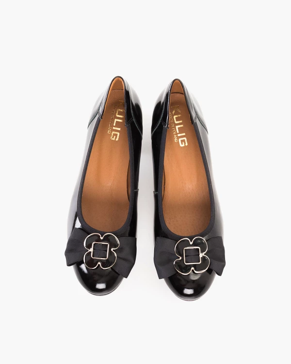 Czarne czółenka skórzane na słupku z kokardą 3