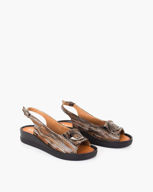 Wielokolorowe sandały damskie ze skóry naturalnej z motywem 2