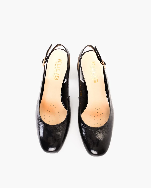 Czarne sandały damskie lakierowane na słupku 3