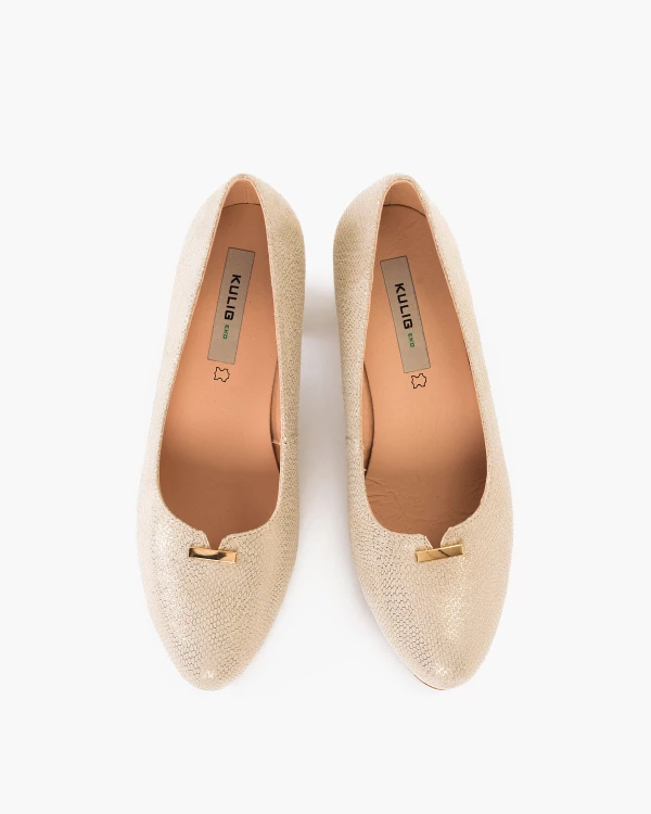 Złote czółenka damskie ze skóry ekologicznej na słupku 3