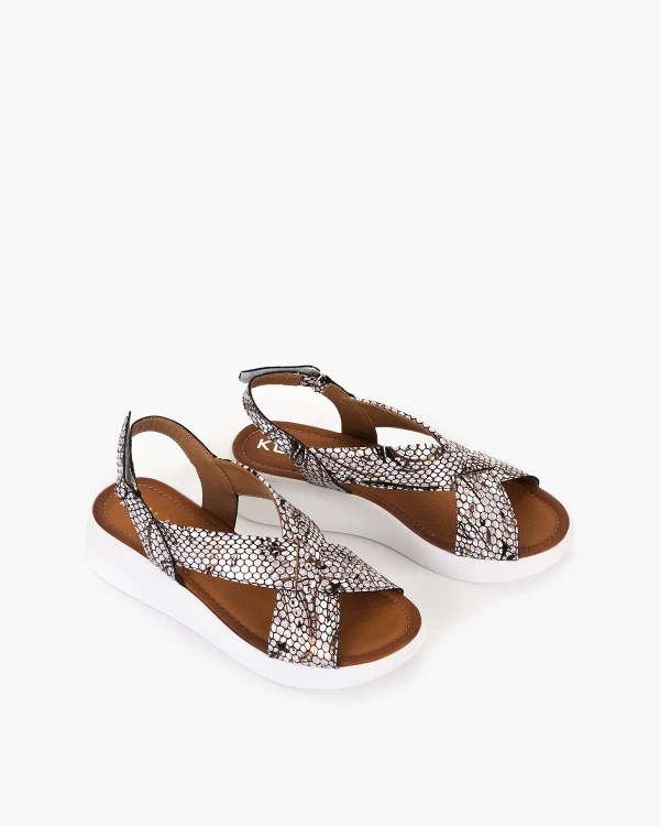 Biało-złote sandały damskie skórzane na koturnie