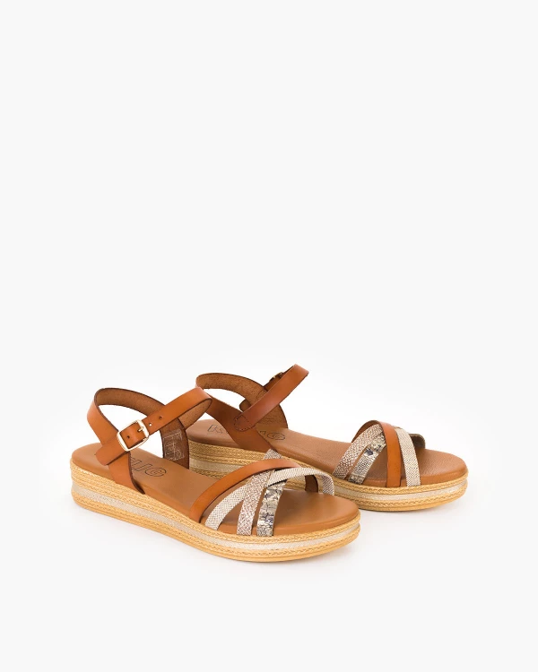 Brązowe sandały ze skóry licowej na platformie 2