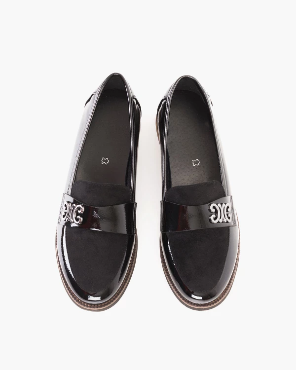 Czarne mokasyny damskie lakierowane ze skóry ekologicznej 3