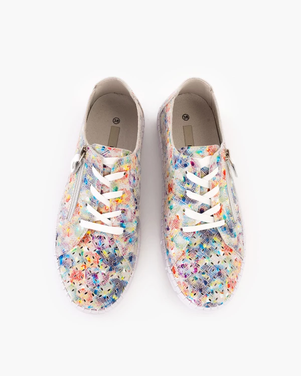 Kolorowe półbuty damskie ażurowe ze skóry nubukowej 3