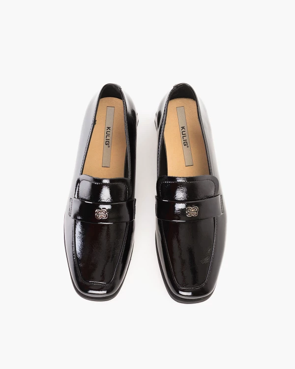 Czarne mokasyny damskie ze skóry lakierowanej na klocku 3