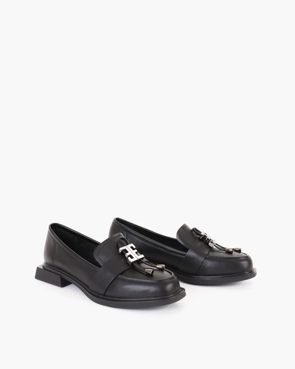 Czarne mokasyny damskie skórzane na klocku 2