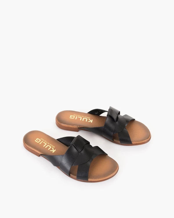 Czarne klapki damskie z naturalnej skóry licowej